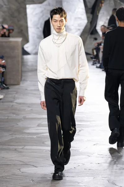 Look 46